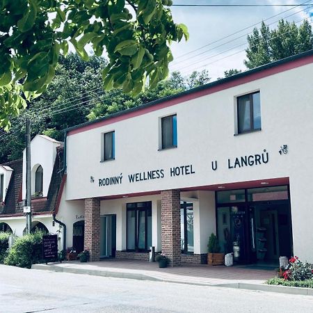 Vinárna a Pension U Langrů Dolni Vestonice Exterior foto