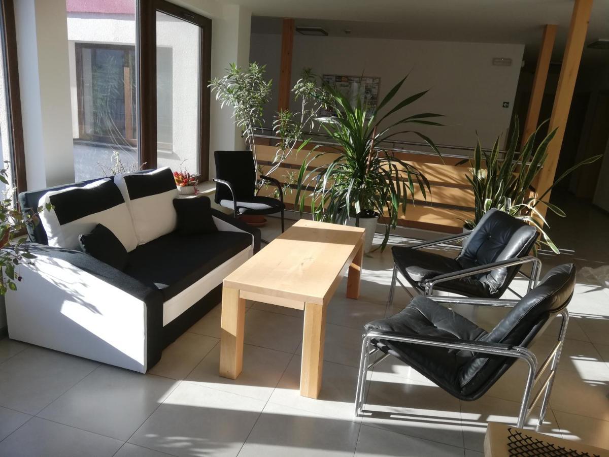 Vinárna a Pension U Langrů Dolni Vestonice Exterior foto