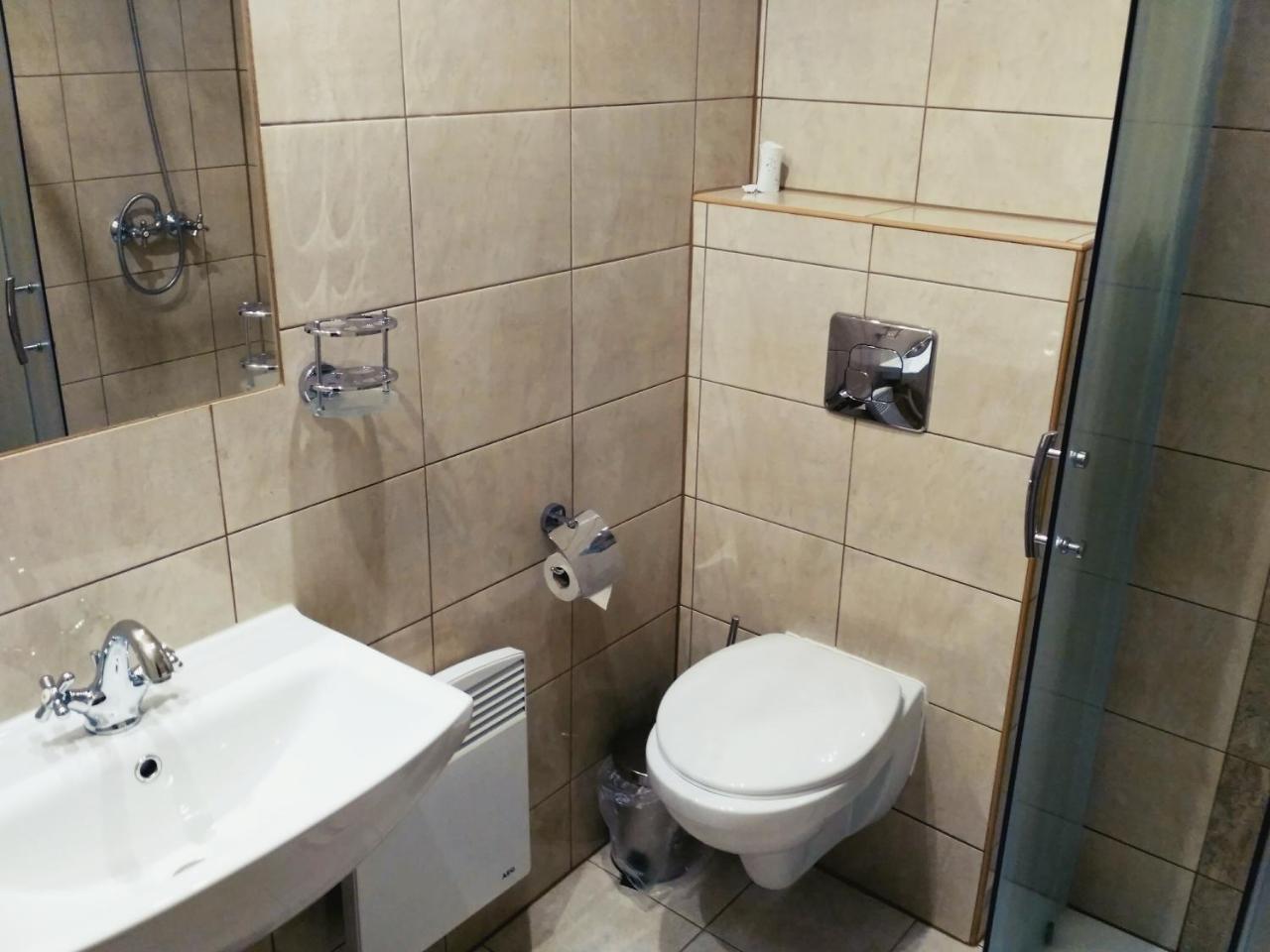 Vinárna a Pension U Langrů Dolni Vestonice Exterior foto