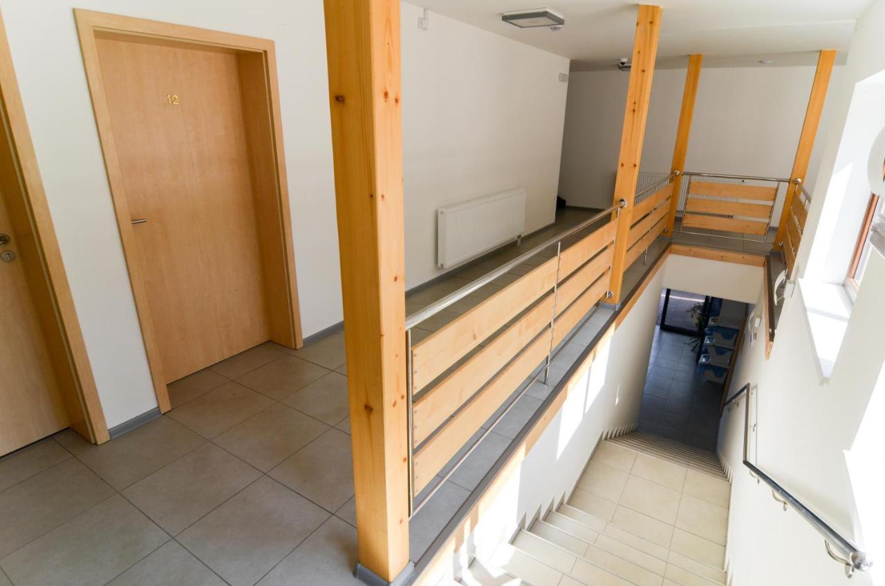 Vinárna a Pension U Langrů Dolni Vestonice Exterior foto